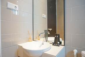 Elegant 2Br Citralake Suites Apartment