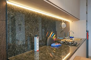 Elegant 2Br Citralake Suites Apartment