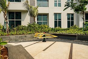 Minimalist And Comfy 1Br Citralake Suites Apartment