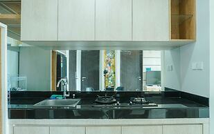 Minimalist And Comfy 1Br Citralake Suites Apartment