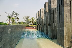 Minimalist And Comfy 1Br Citralake Suites Apartment