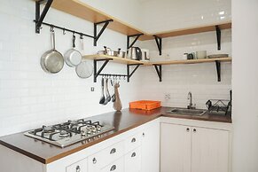 Nice And Homey 1Br At Citralake Suites Apartment