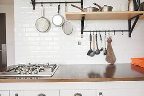 Nice And Homey 1Br At Citralake Suites Apartment