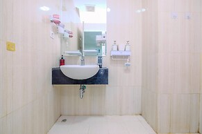 Homey And Comfy 2Br Sentul Tower Apartment