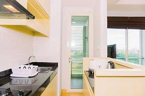 Comfortable And Modern Look 1Br At Citralake Suites Apartment