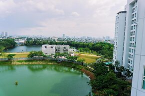 Comfortable And Modern Look 1Br At Citralake Suites Apartment