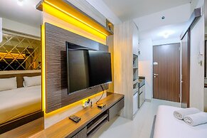 Warm And Minimalist Studio Room Transpark Cibubur Apartment