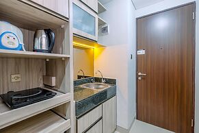 Warm And Minimalist Studio Room Transpark Cibubur Apartment