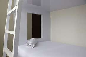 Comfort 2Br Apartment At 30Th Floor Transpark Cibubur