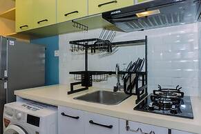 Cozy Stay And Elegant Studio At West Vista Apartment