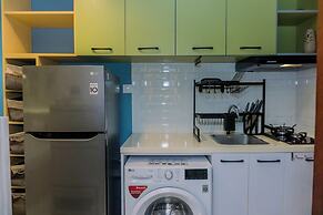 Cozy Stay And Elegant Studio At West Vista Apartment