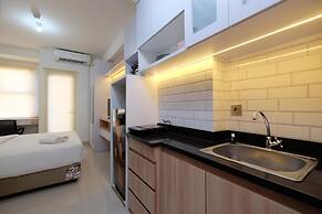 Cozy Living And Homey Studio Transpark Cibubur Apartment