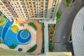 Cozy Living And Homey Studio Transpark Cibubur Apartment