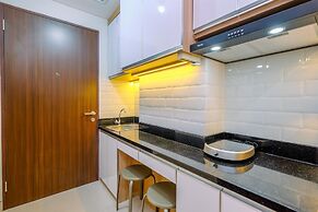 Cozy Stay And New Furnished Studio At Transpark Cibubur Apartment