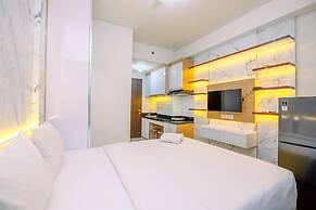 Cozy Stay And New Furnished Studio At Transpark Cibubur Apartment