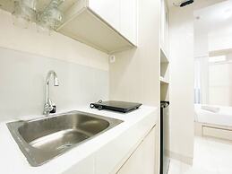 Minimalist And Homey Studio Room At Amartha View Apartment