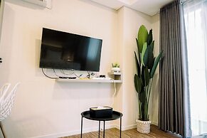 Homey And Cozy Studio Room Daan Mogot City Apartment