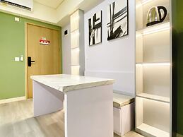 Best Homey 2Br At Meikarta Apartment