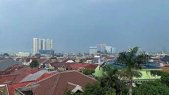 Minimalist Studio Taman Semanan Indah Cengkareng Apartment