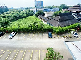 Cozy Stay Studio Apartment (No Kitchen) At Elvis Tower