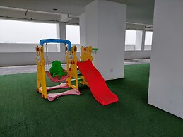 Cozy And Simply Studio Apartment At Urban Heights Residences