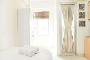 Minimalist And Homey Studio Green Bay Pluit Apartment