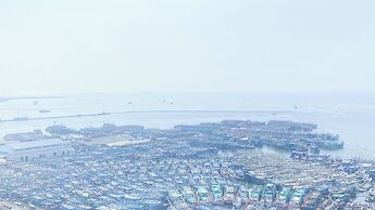 Minimalist And Homey Studio Green Bay Pluit Apartment