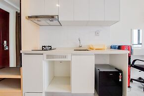 Homey And Cozy Studio Sky House Alam Sutera Apartment