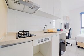 Homey And Cozy Studio Sky House Alam Sutera Apartment