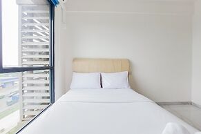 Homey And Cozy Studio Sky House Alam Sutera Apartment