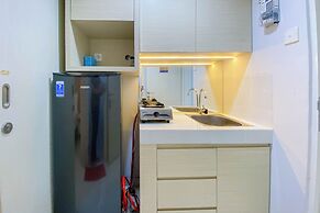 Nice And Cozy Studio At Amartha View Apartment