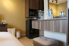 Simply Look Studio Room Gateway Park Lrt City Bekasi Apartment