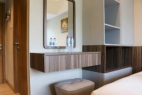 Simply Look Studio Room Gateway Park Lrt City Bekasi Apartment