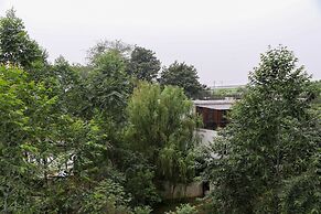 Simply Look Studio Room Gateway Park Lrt City Bekasi Apartment