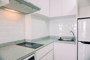 Scenic And Homey 2Br Apartment M-Town Residence Near Mall