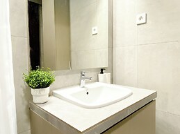 Simply And Comfortable 2Br Pollux Chadstone Apartment