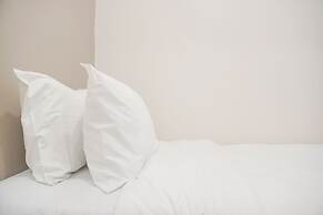 Nice And Modern 2Br At Green Pramuka City Apartment