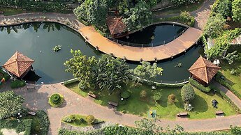 Nice And Modern 2Br At Green Pramuka City Apartment