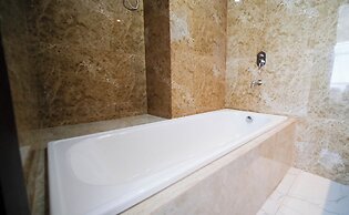 Exclusive And Spacey 3Br At Grand Sungkono Lagoon Apartment