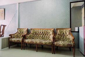 Homey And Comfort Stay 2Br Apartment Aeropolis Residence