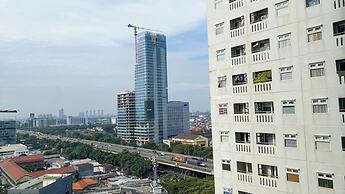 Cozy Stay 1Br At Green Pramuka City Apartment