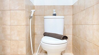 Cozy Stay Studio At Green Pramuka City Apartment