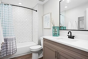 Family Friendly Lagoon Get Away 2 Bedroom Condo