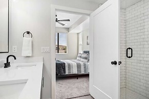 Southern Comfort 2 Bedroom Condo