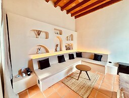 Enigmatic Hotel Experience