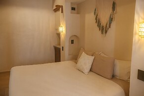 Enigmatic Hotel Experience
