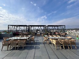 Hillcrest Resort by DLS Hotels