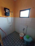 SPOT ON 92532 Penginapan Hj Lilis Syariah