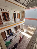 SPOT ON 92532 Penginapan Hj Lilis Syariah