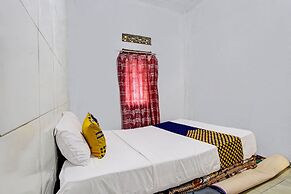 SPOT ON 92535 Guest House Pak Darso